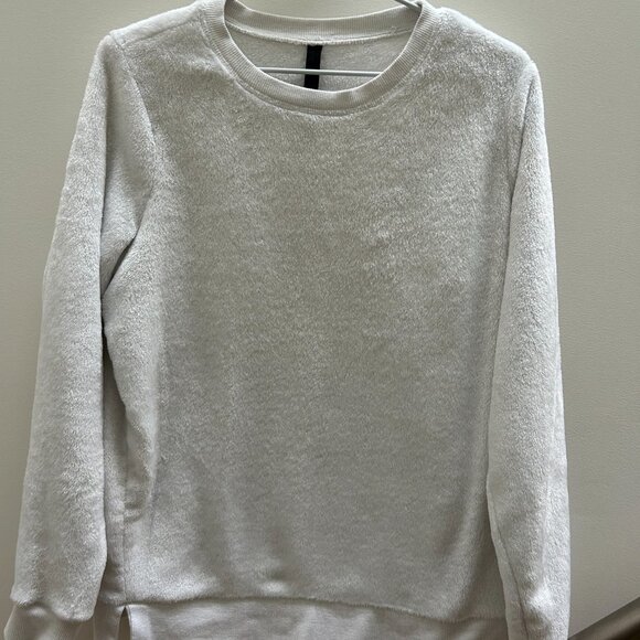 GAIAM Velour Sweater Top - Picture 5 of 6